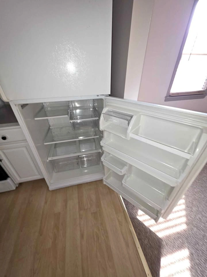 White Top-Freezer Refrigerator