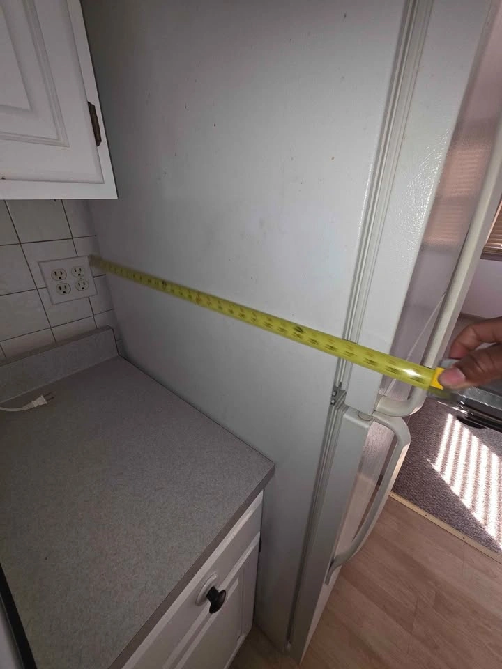 White Top-Freezer Refrigerator - photo 5