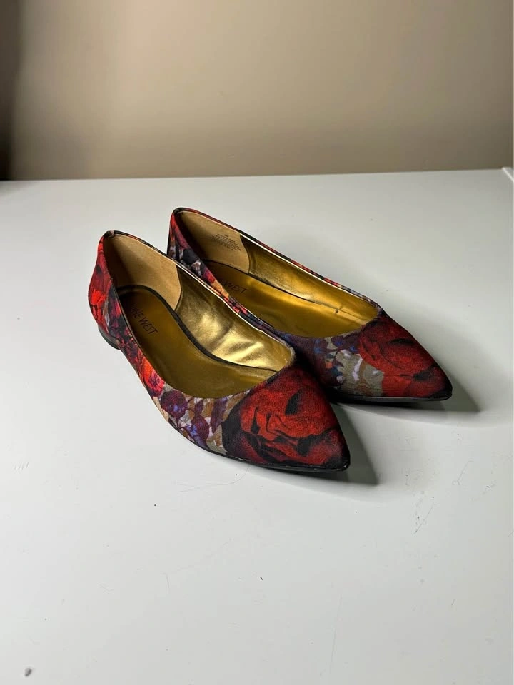 Nine West Pointed Toe Flats