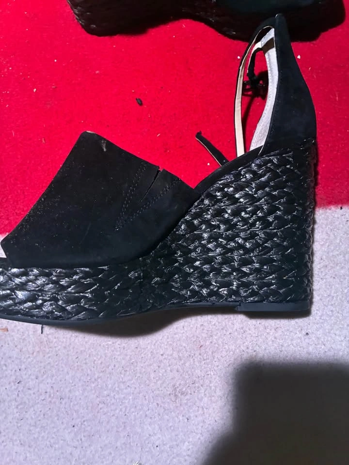Jessica Simpson black platform suede sandals - photo 2