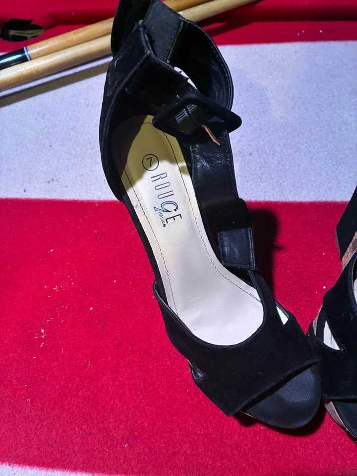 Black Suede block heel sandals - photo 4