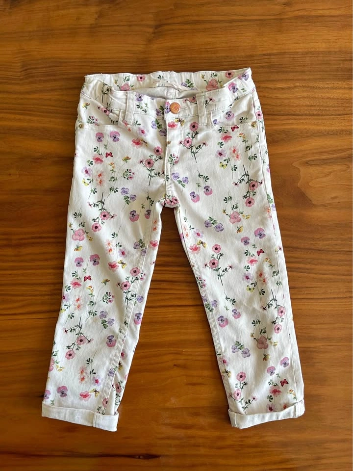 Girls 5-6yo jeans with flowers