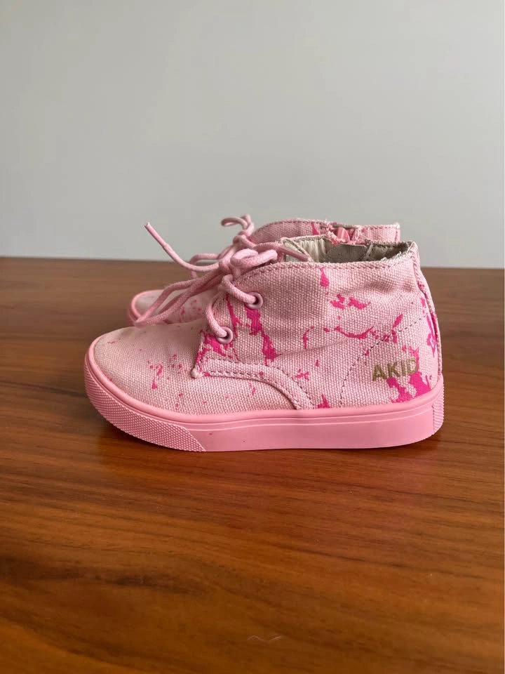 Sz 8/Eu 24 girl sneakers - photo 3
