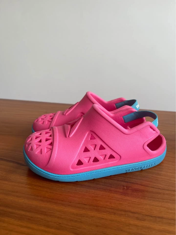 Sz 8 girl summer/splash shoes - photo 3