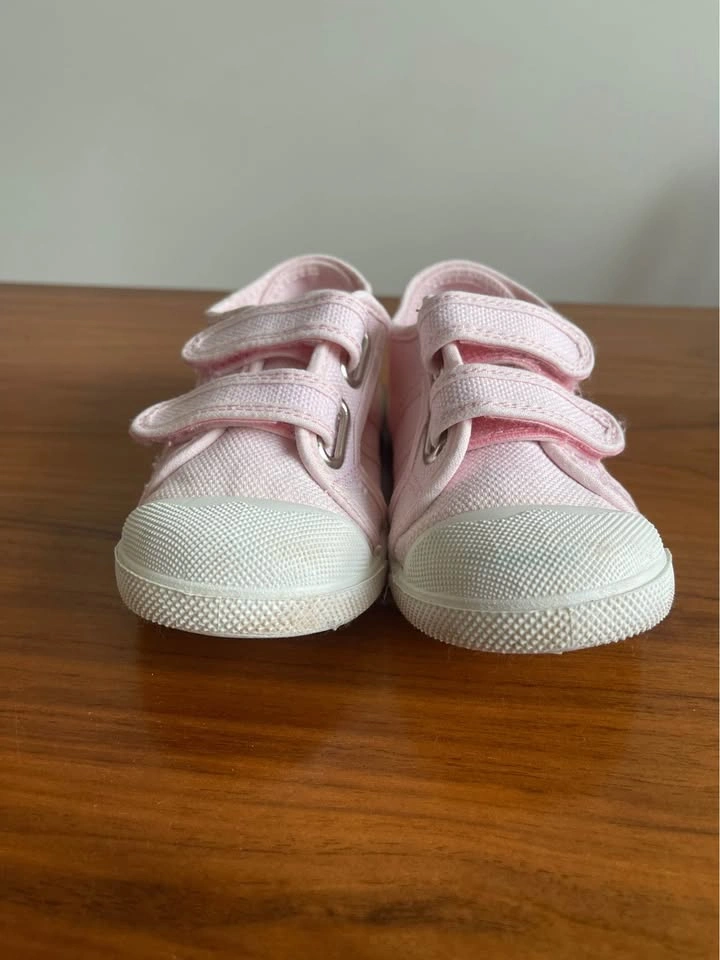 Sz 27 girl summer sneakers - photo 2