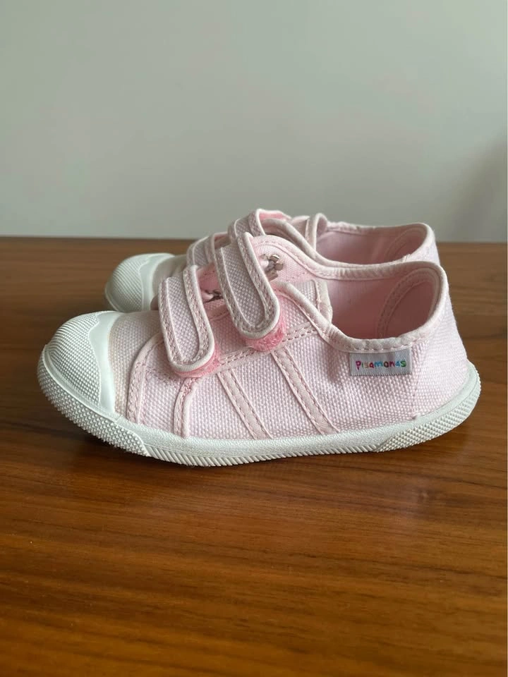 Sz 27 girl summer sneakers - photo 3