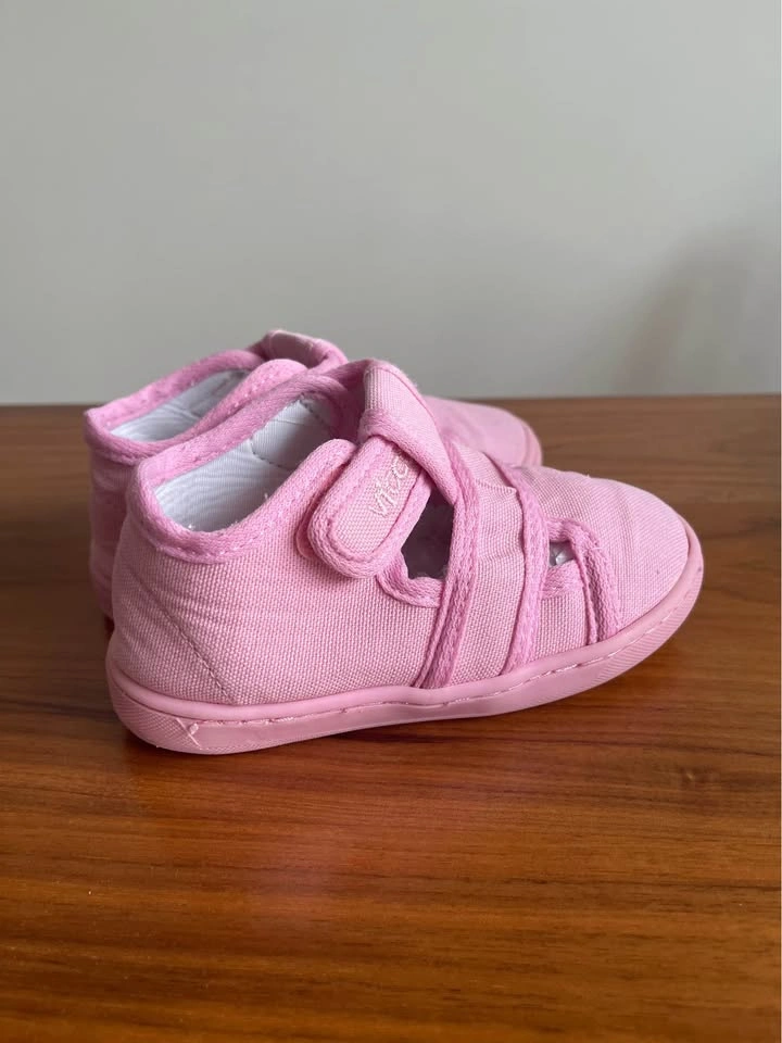 Sz 25/US 8.5 kids summer shoes - photo 4