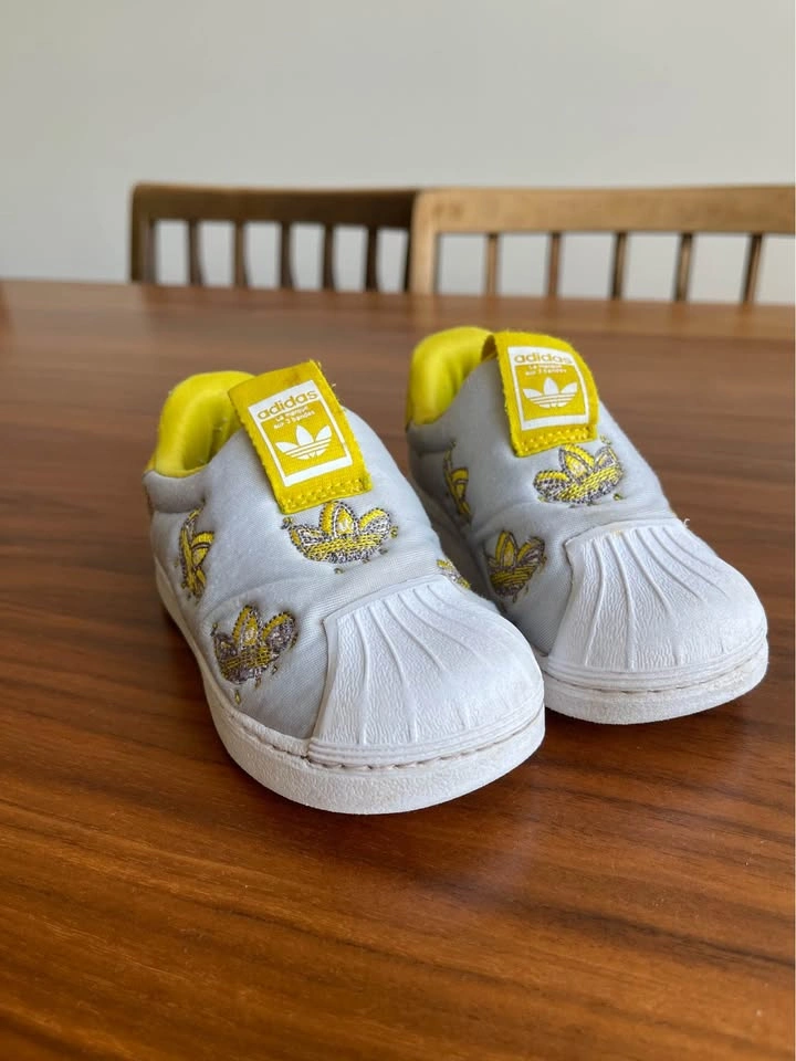 Toddler running shoes sz 6 - photo 3