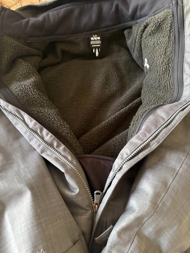 Under Armor Storm Double Layered Jacket- Medium - photo 2