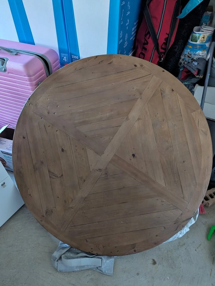 Round Table Top without legs!