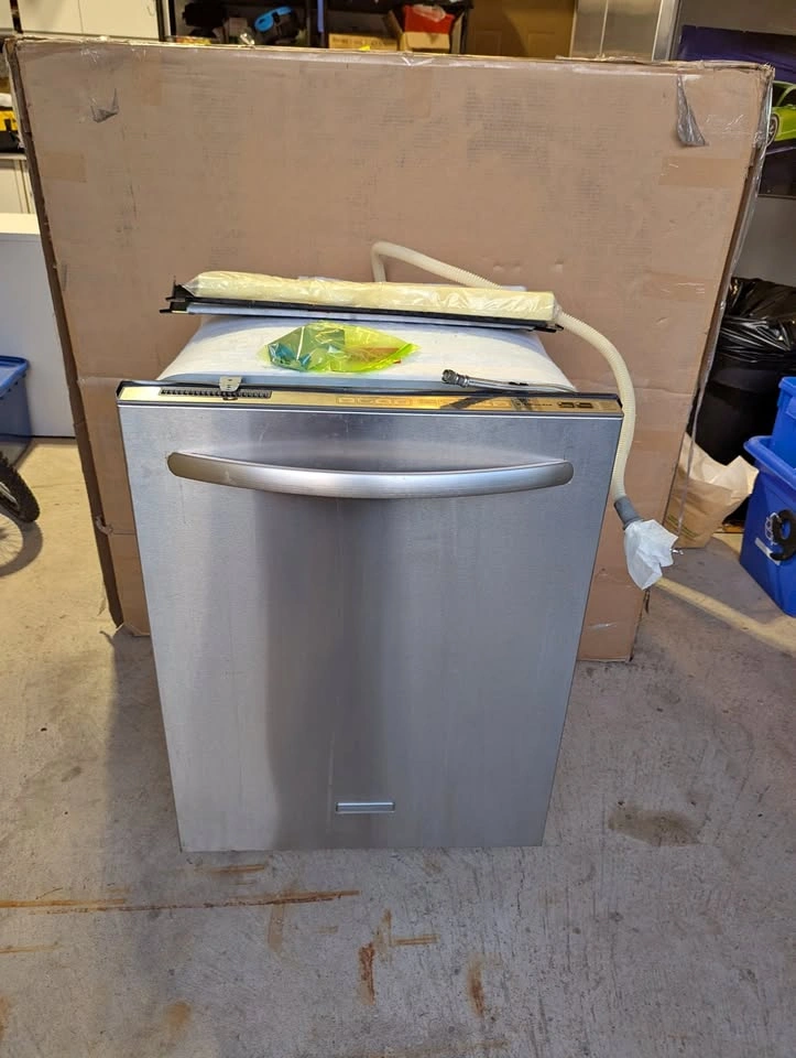 KitchenAid dishwasher Model KUDS03FTSSO