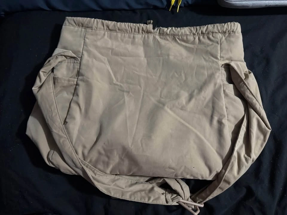 Uniqlo C Puffy Drawstring Shoulder Bag in Beige - photo 2