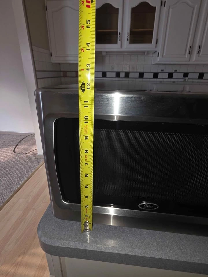 Oster Microwave (DELIVERY AVAILABLE) - photo 2