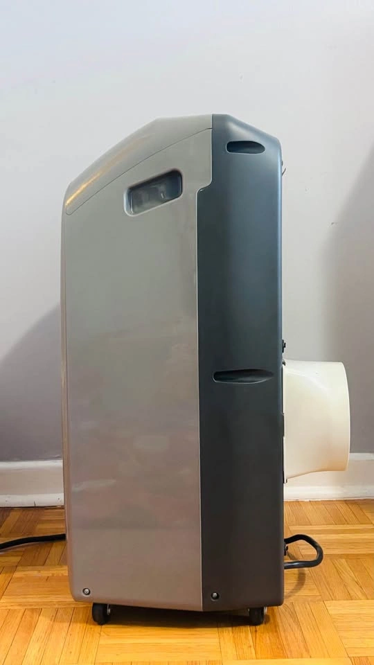 Hisense 12,000 BTU Portable AC – Complete Kit & Ice Cold! - photo 2