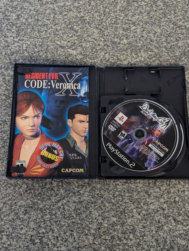 PS2 Resident Evil Code Veronica X CIB - photo 2