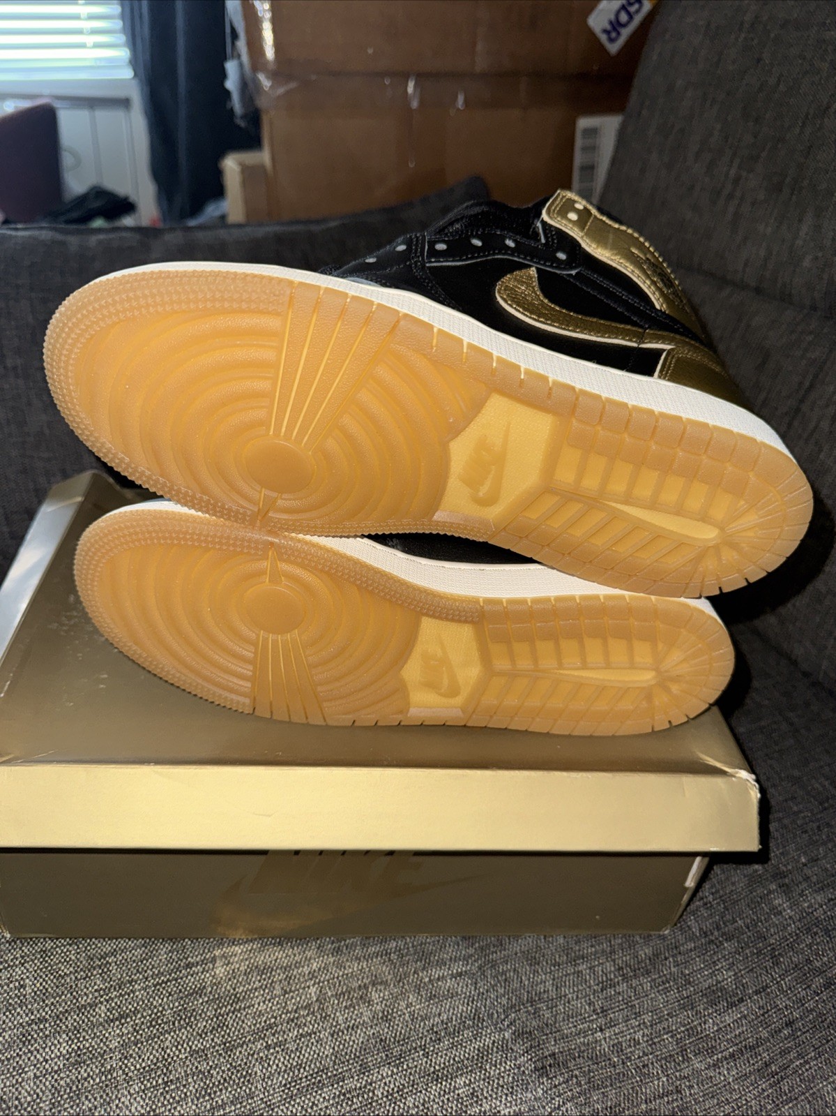 Nike Air Jordan 1 Retro High OG Black Metallic Gold 7Y - photo 3