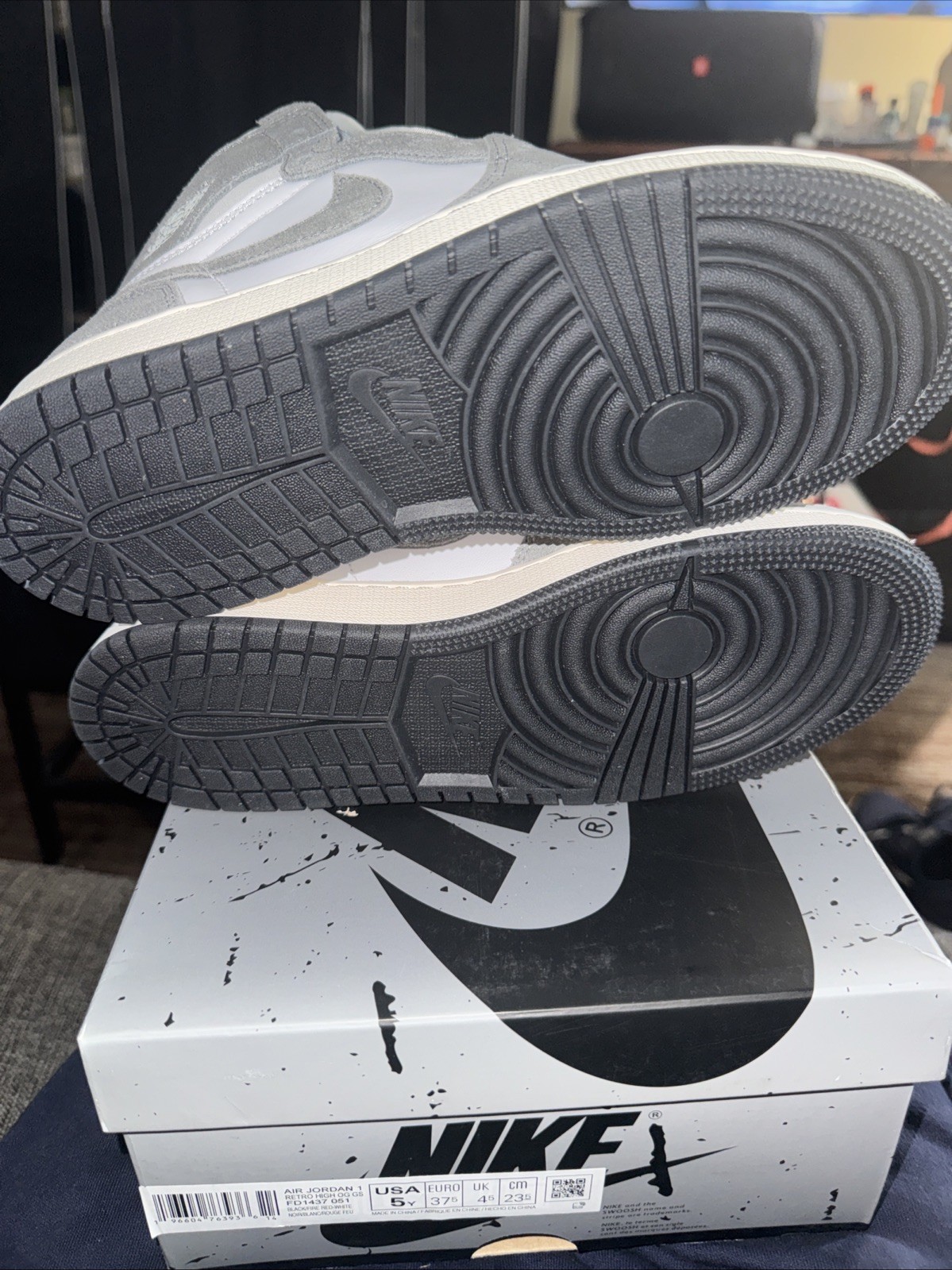 Size 5Y- Air Jordan 1 Retro OG High Washed Black - photo 2