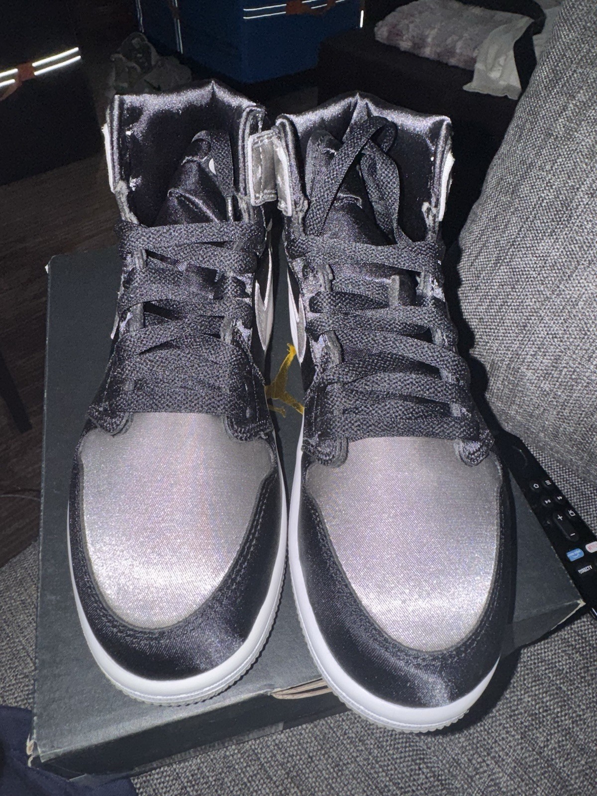 Jordan 1 Retro High OG (PS) Black/Medium Grey-White - photo 4