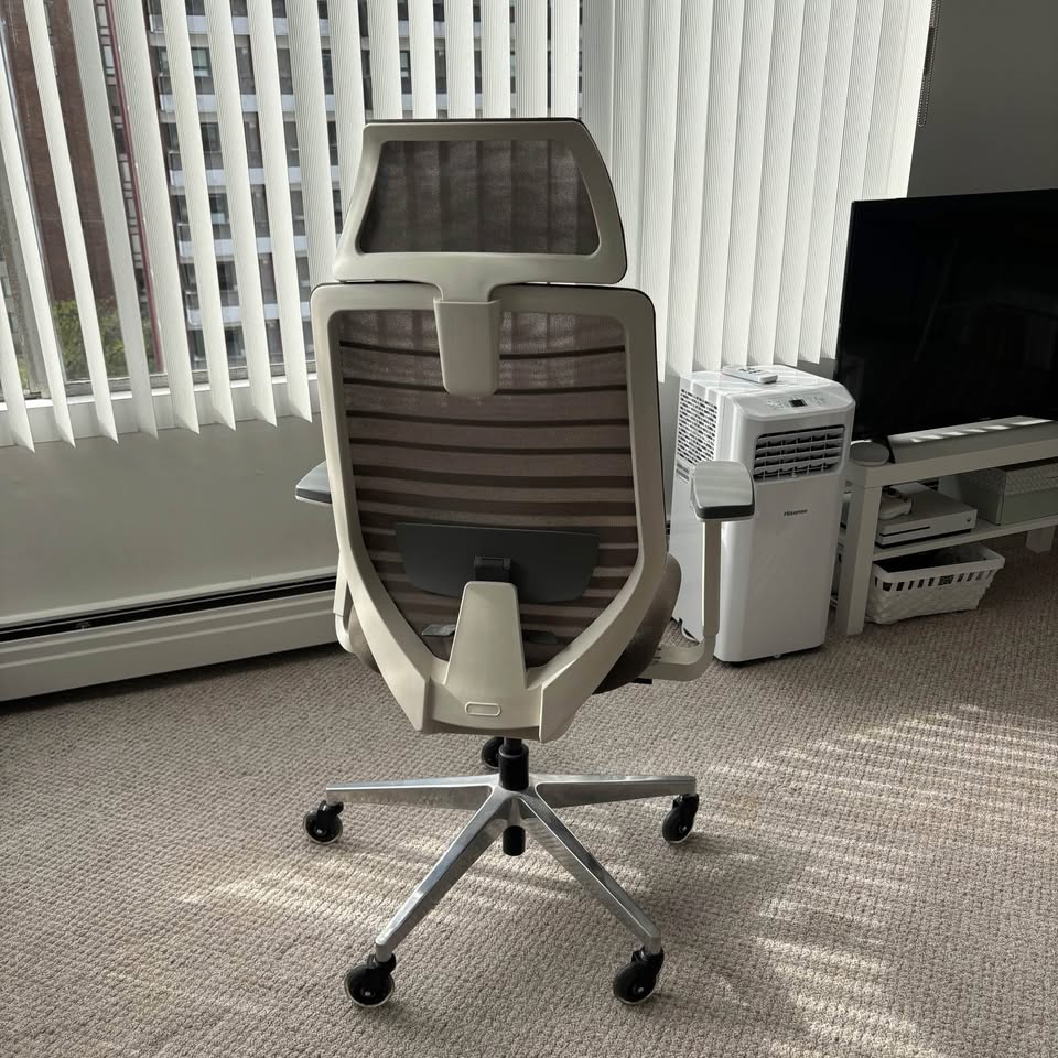 Branch Ergonomic Office Chair with Headrest - photo 2