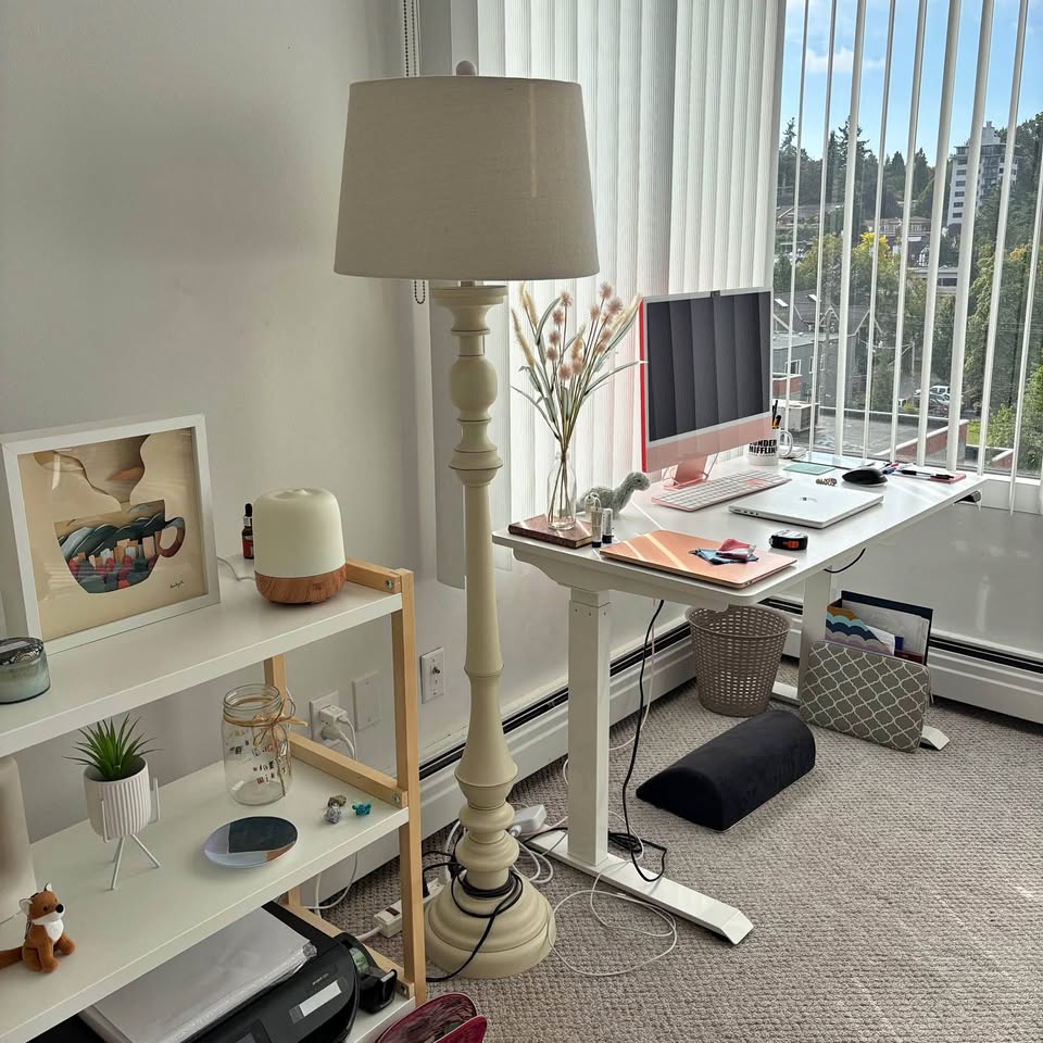Vintage Lamp - White/beige