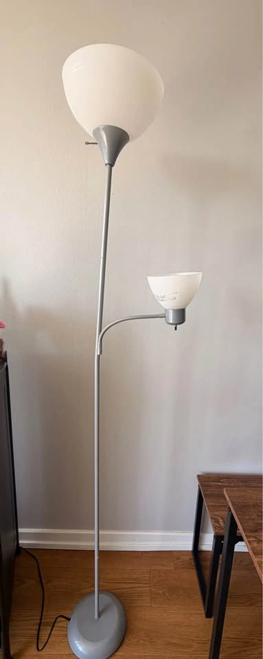 2 Floor Lamps - photo 2