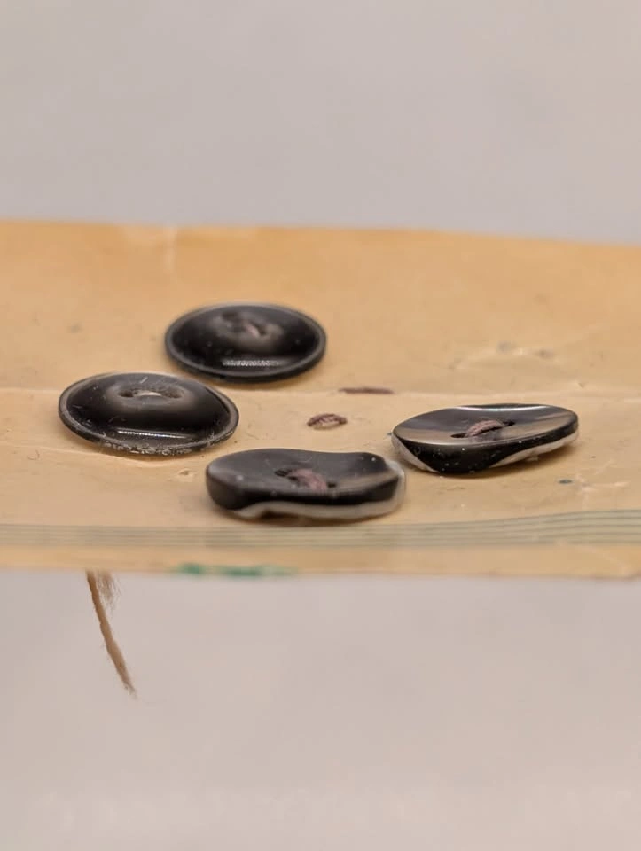 VTG Deadstock Pearlized Grey Fisheye Buttons | 4pc 1/2" - photo 2