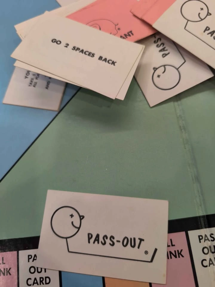 Vintage PASS-OUT Adult Drinking Board Game by Frank Bresee 1970s - photo 3