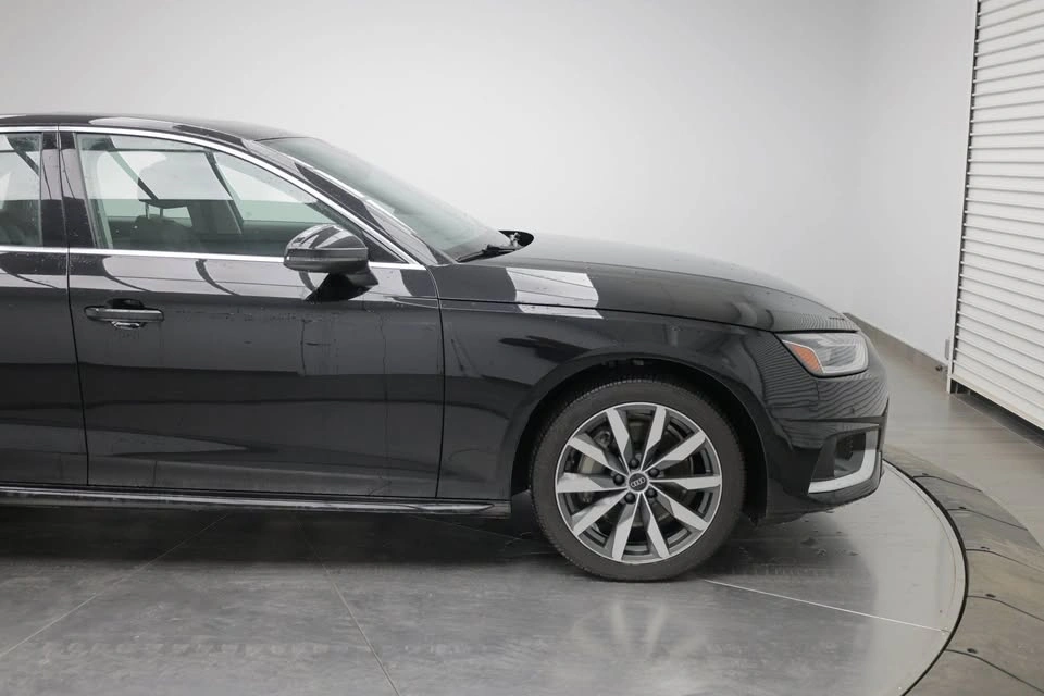 2023 Audi A4 Sedan - photo 2