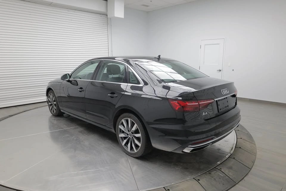 2023 Audi A4 Sedan - photo 4
