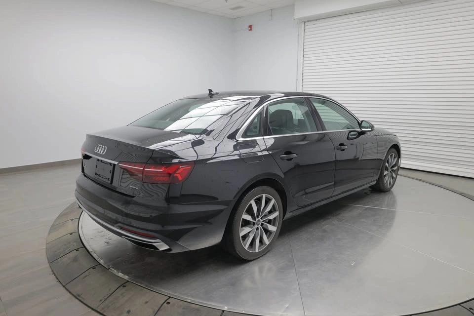 2023 Audi A4 Sedan - photo 5