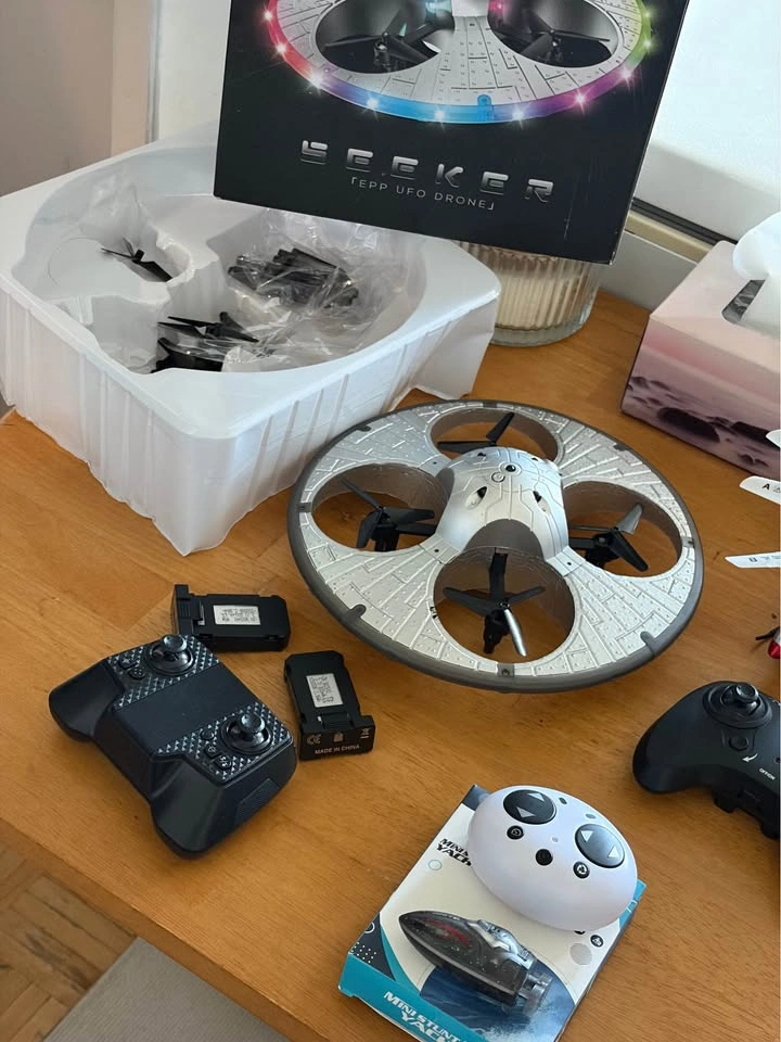 5 Drone bundles for beginners and Small RC stunt boat - photo 2