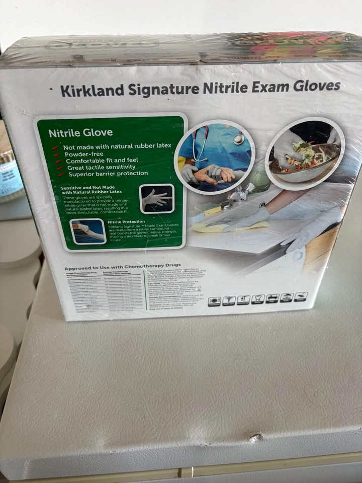 400 sealed new nitrile disposable gloves - photo 2