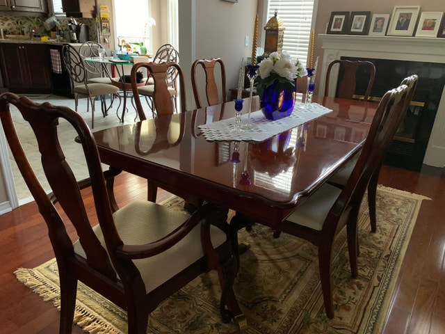 Dining table and 6 chairs with hutch - photo 2