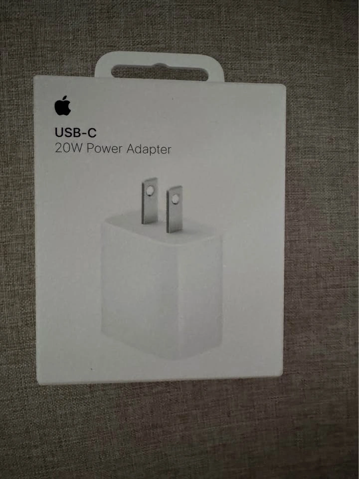20W USB-C Power Adapter - photo 4