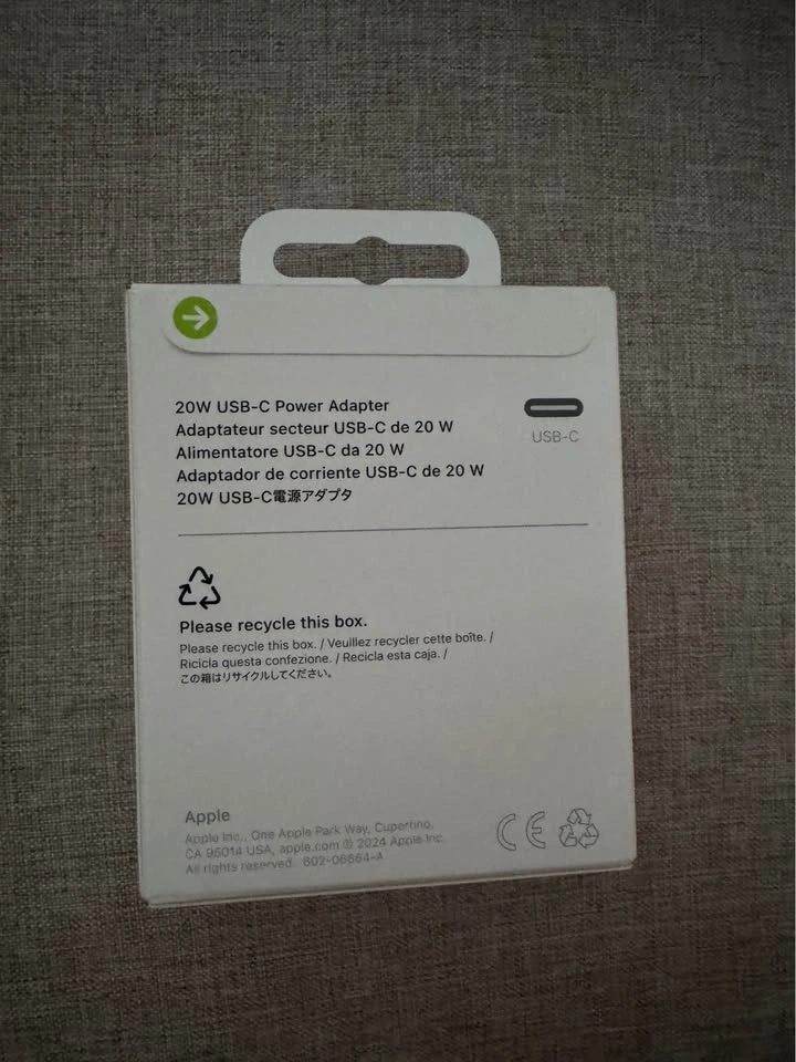 20W USB-C Power Adapter - photo 5