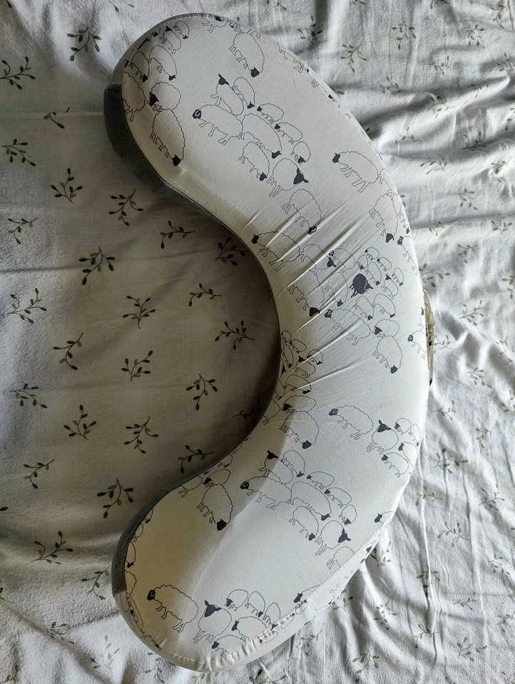 Breastfeeding pillow