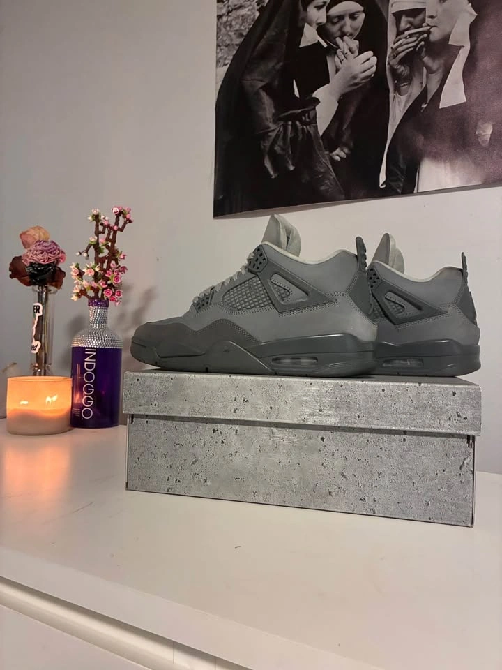 Wet cement Jordan 4s - photo 2