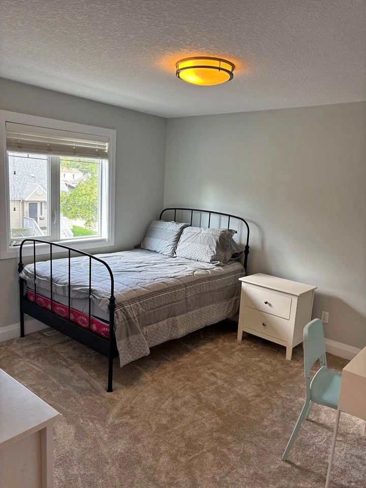 Basement for Rent (5 min walk to University, McKernan Belgravia