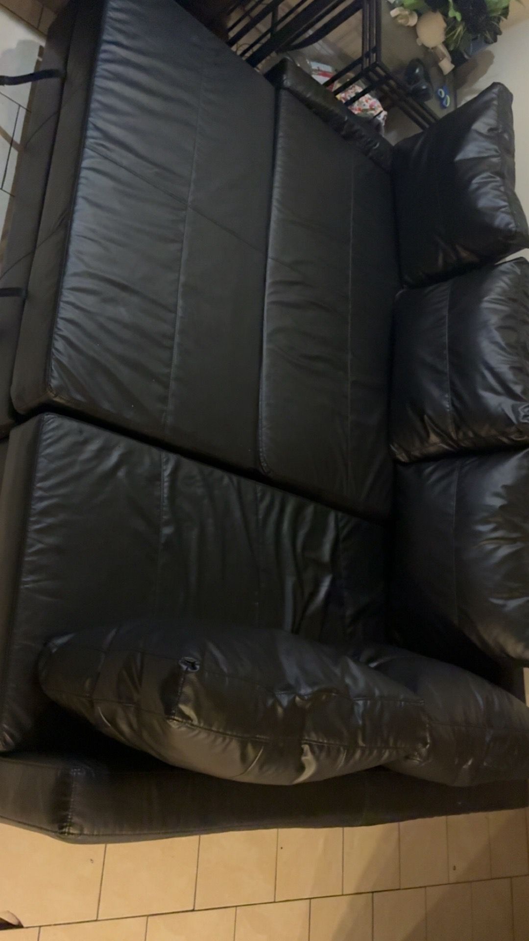 Black leather couch! - photo 2