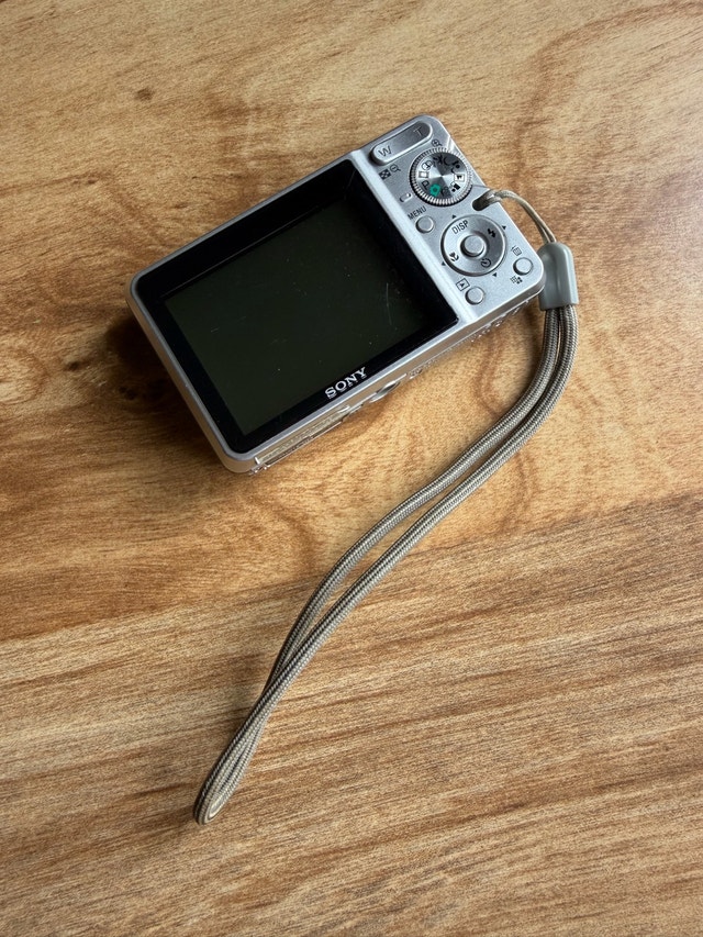 Sony DSC-S750 Digi Camera - photo 3