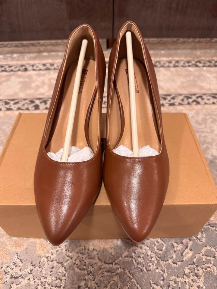 Brand New IDIFU Classic Pointed Toe Pumps – Women’s Size 7 - photo 2
