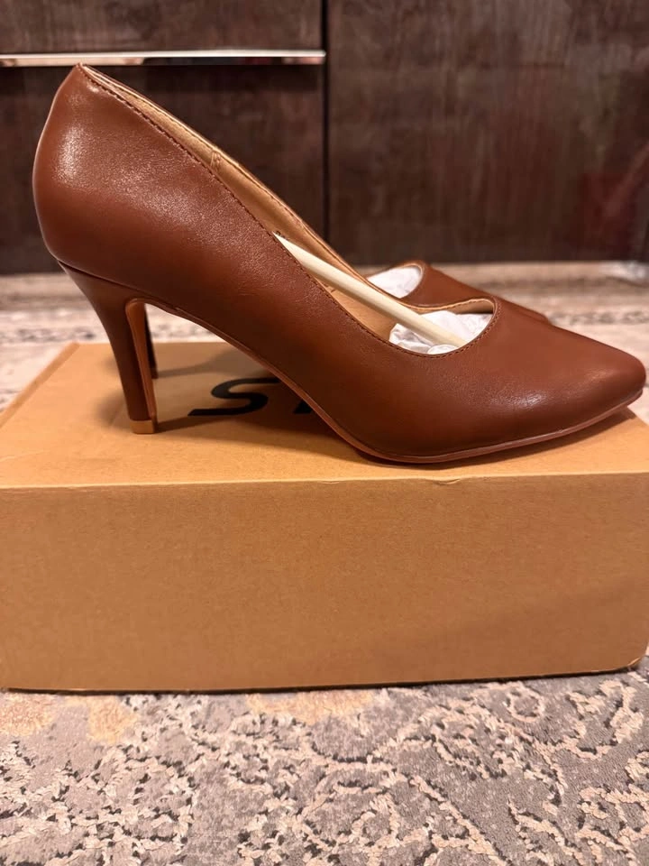 Brand New IDIFU Classic Pointed Toe Pumps – Women’s Size 7 - photo 3