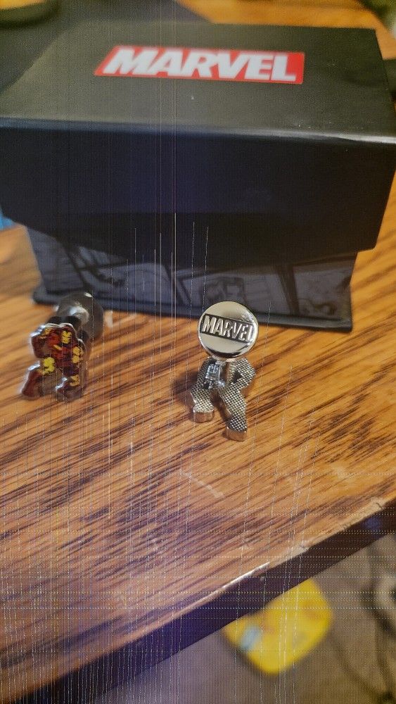 4 Marvel Cufflinks - photo 2
