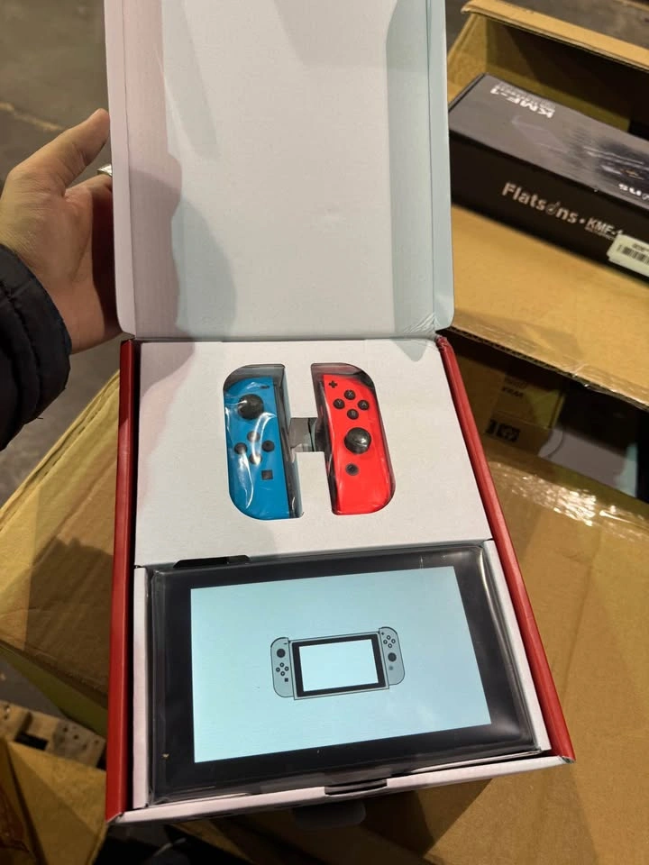 Nintendo Switch - photo 2