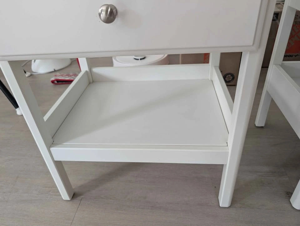 White Ikea nightstands / bedside tables - Set of 2 - photo 5