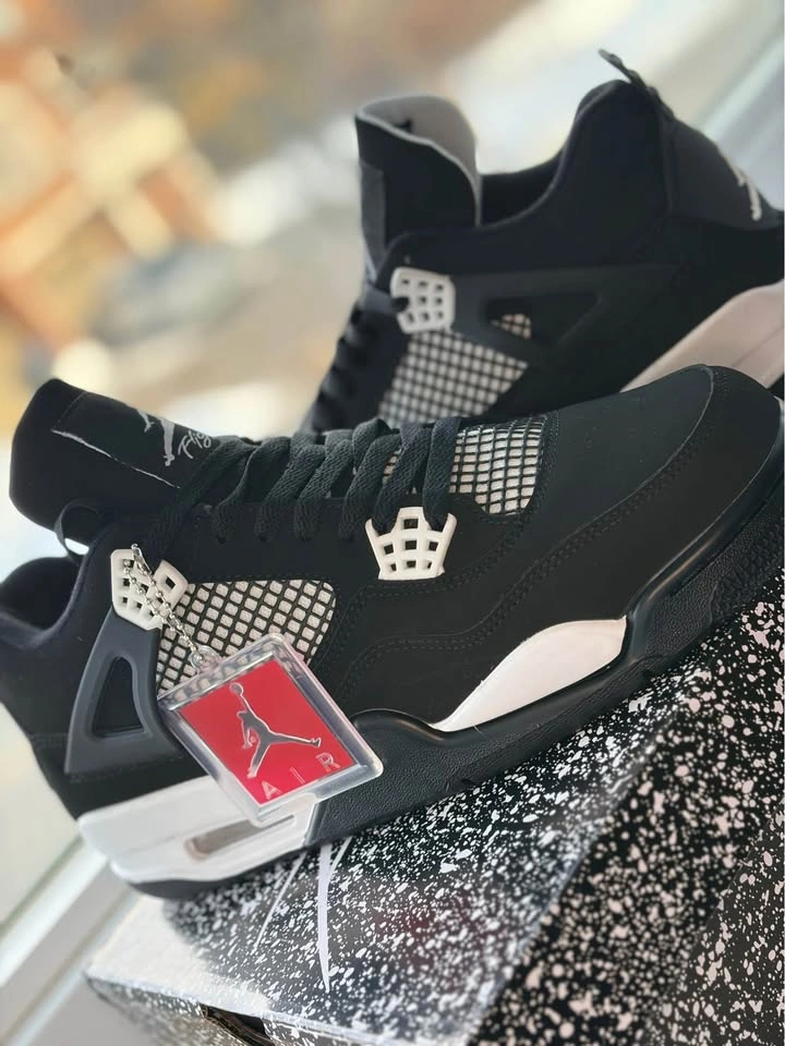 Jordan 4 White Thunders - photo 3
