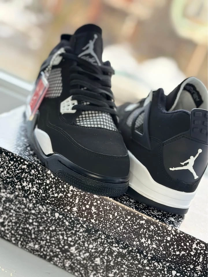 Jordan 4 White Thunders - photo 5