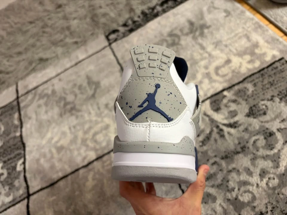 Jordan 4s Midnight Navy - photo 2