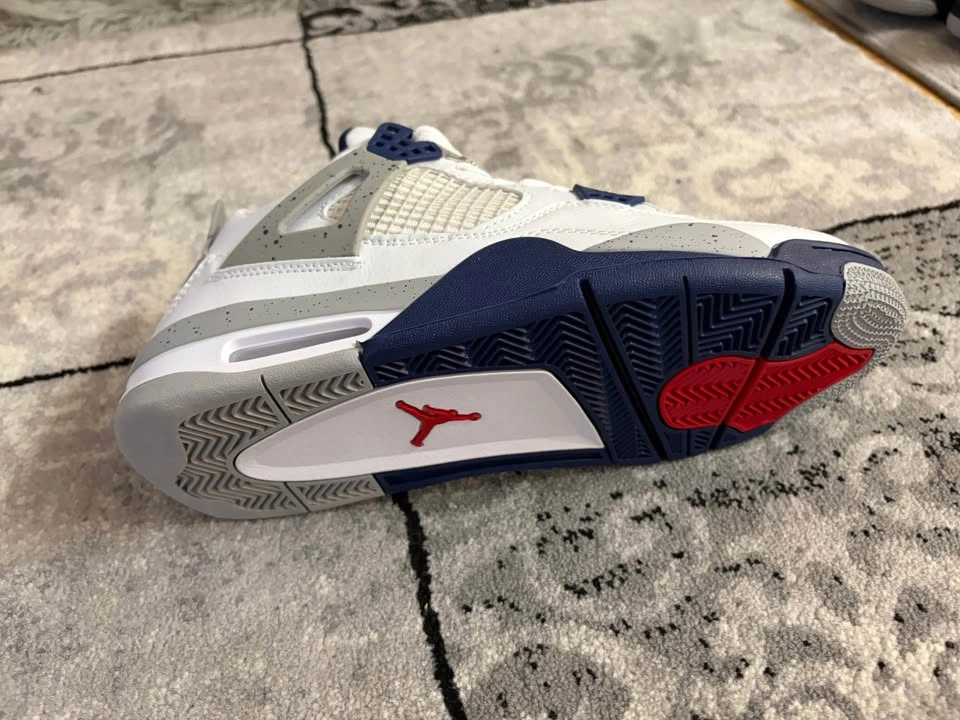 Jordan 4s Midnight Navy - photo 3