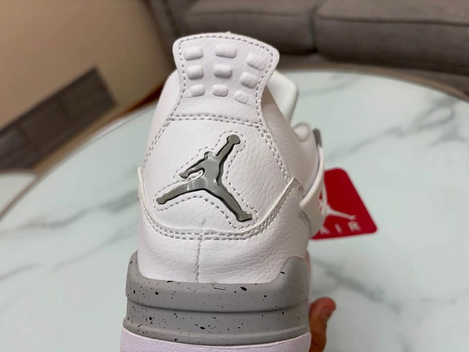 Jordan 4s Oreos - photo 2